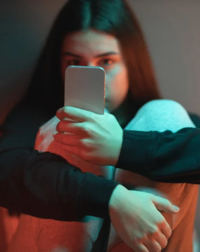 Mehr über den Artikel erfahren Cybermobbing an Schulen: Erkennen, verstehen und helfen
